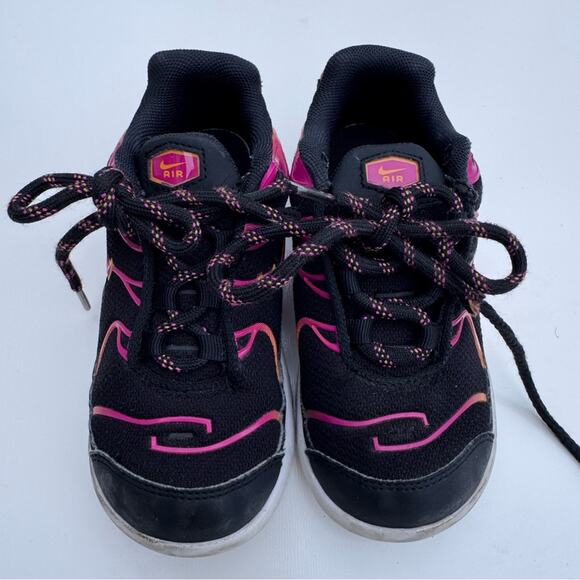 NIKE Air Max Plus Black Active Pink Kumquat Size 10 Child Swoosh Sneakers - Picture 1 of 8